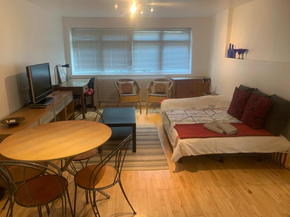 Cozy 1 Bedroom Basement Flat Londres Exterior foto