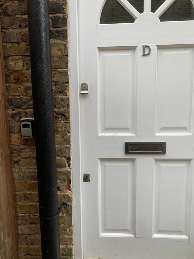 Cozy 1 Bedroom Basement Flat Londres Exterior foto